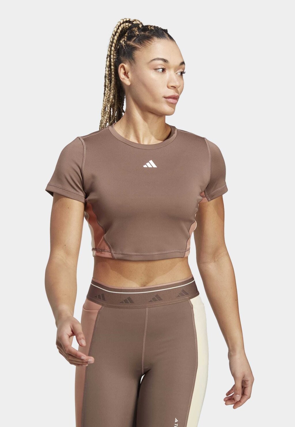 

Футболка с принтом Adidas