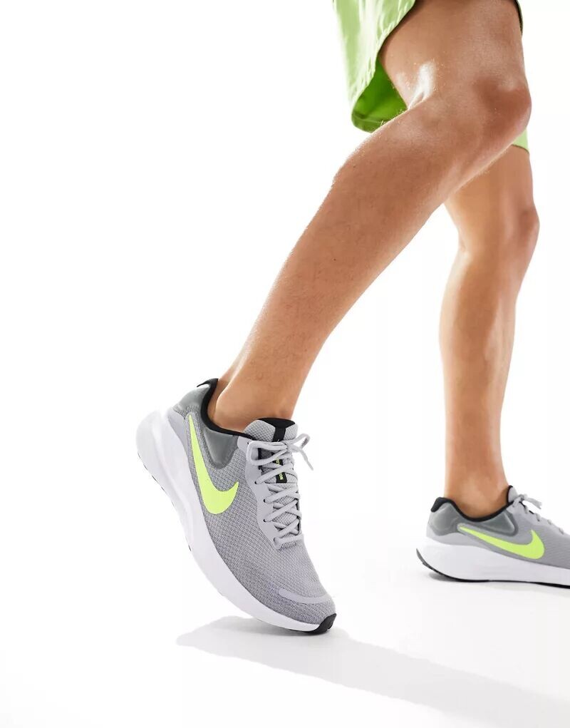 

Кроссовки Nike Revolution 7 серого и неонового цвета