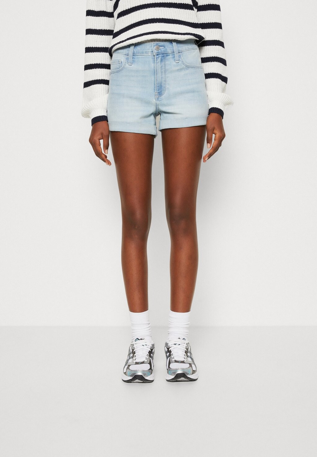 

Джинсовые шорты Hollister Co., синий