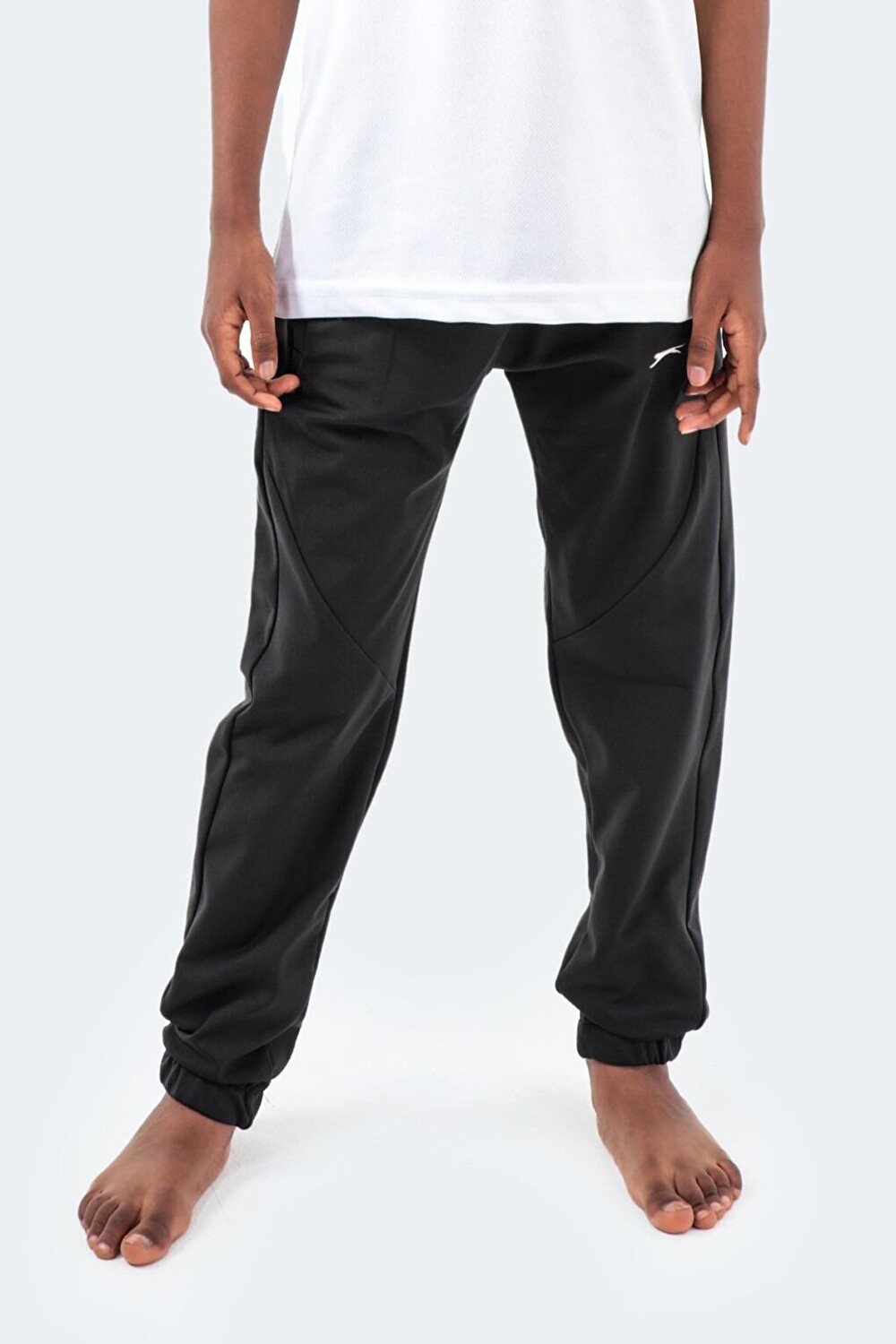 

Спортивные штаны для мальчиков DESERT черные SLAZENGER