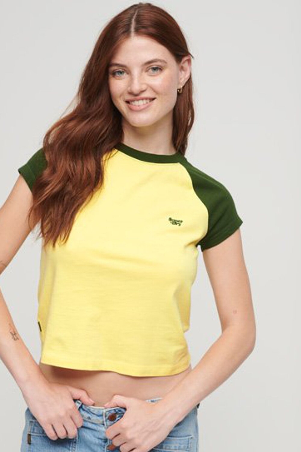

Футболка Essential из органического хлопка с рукавами реглан и логотипом Superdry, желтый