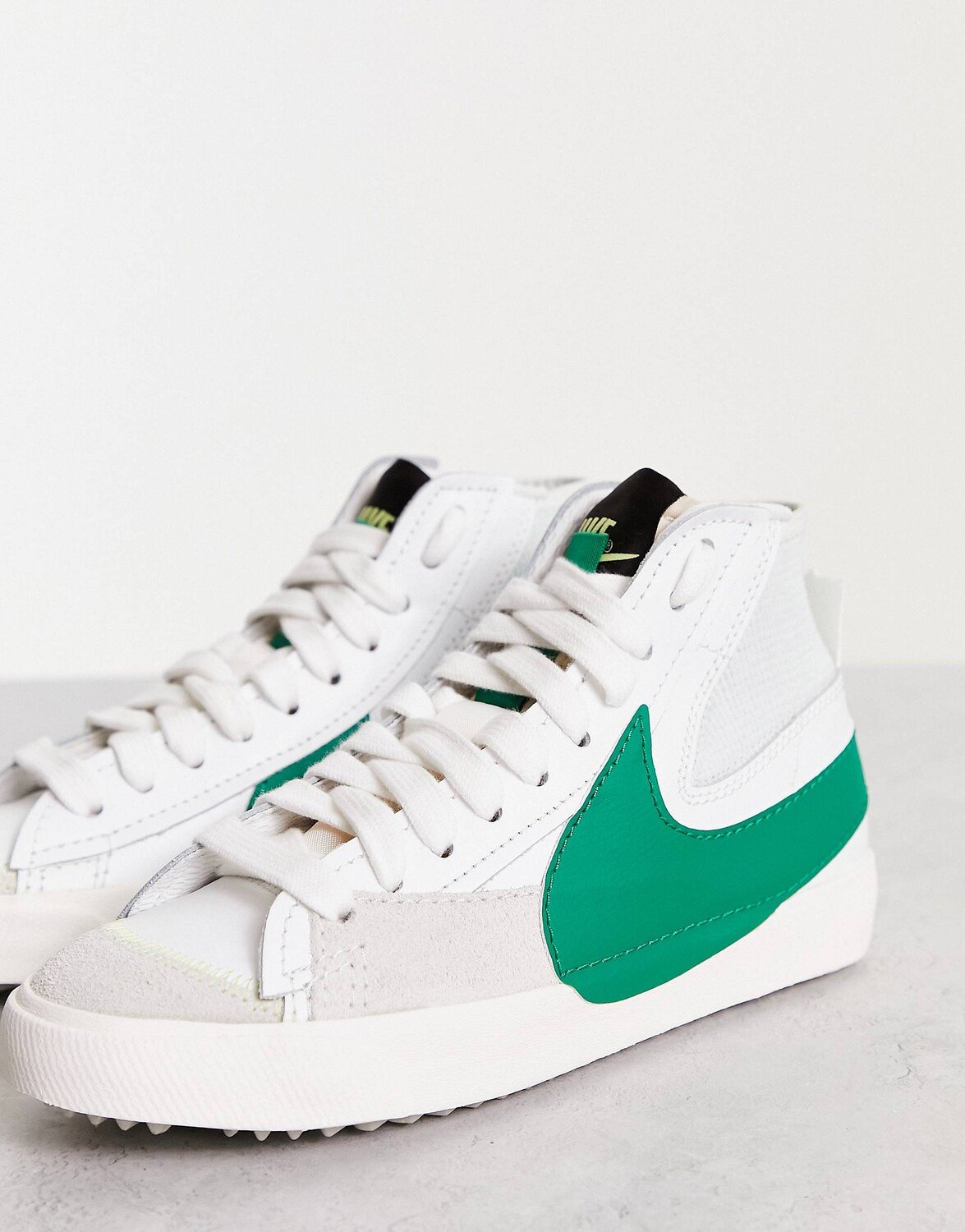 

Бело-зеленые кроссовки Nike Blazer '77 Jumbo Mid