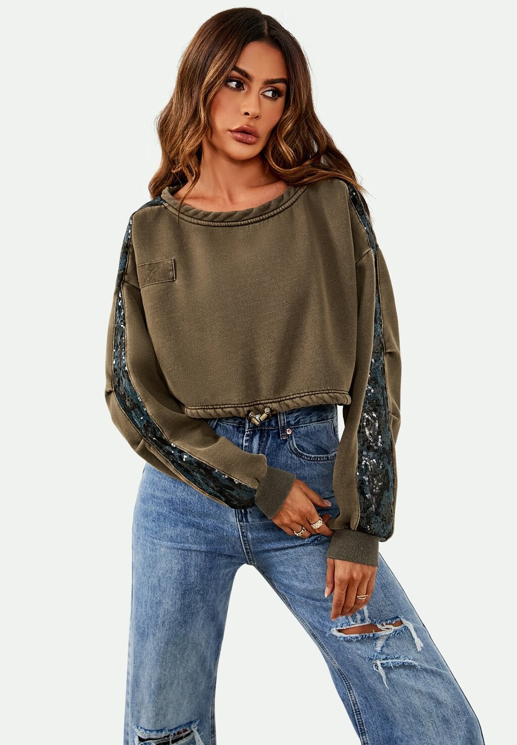 

Толстовка SEQUINS DETAIL SLEEVE CAPSULE CROPPED FS Collection, оливково-зеленый