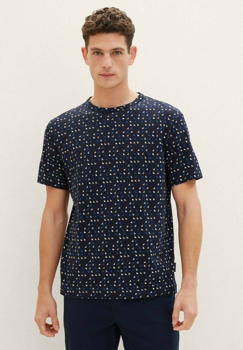 

Футболка с принтом TOM TAILOR, цвет navy sporty triangle design