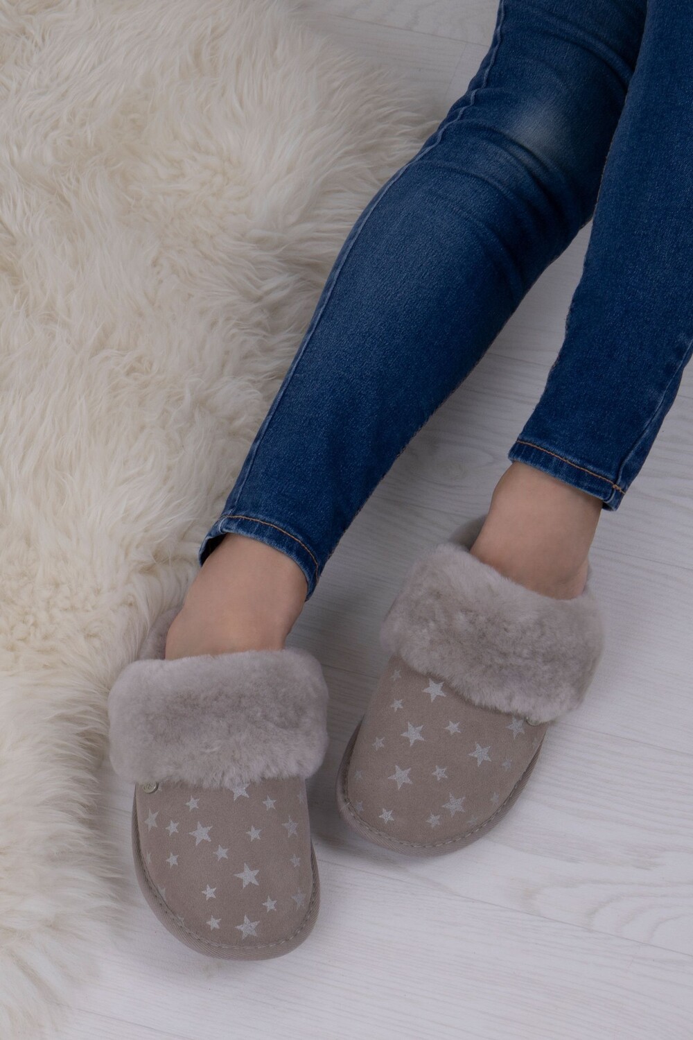 

Женские тапочки Duchess из овчины Just Sheepskin, серый