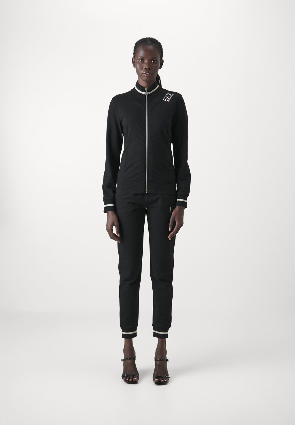 

Спортивный костюм EA7 Emporio Armani, черный