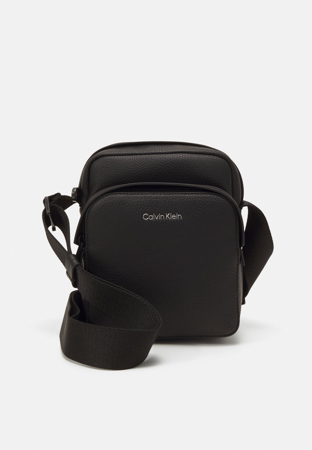 

Сумка через плечо MUST REPORTER UNISEX Calvin Klein, цвет black pebble
