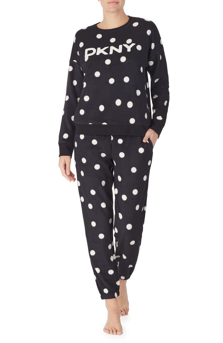 

Пижамы с принтом DKNY