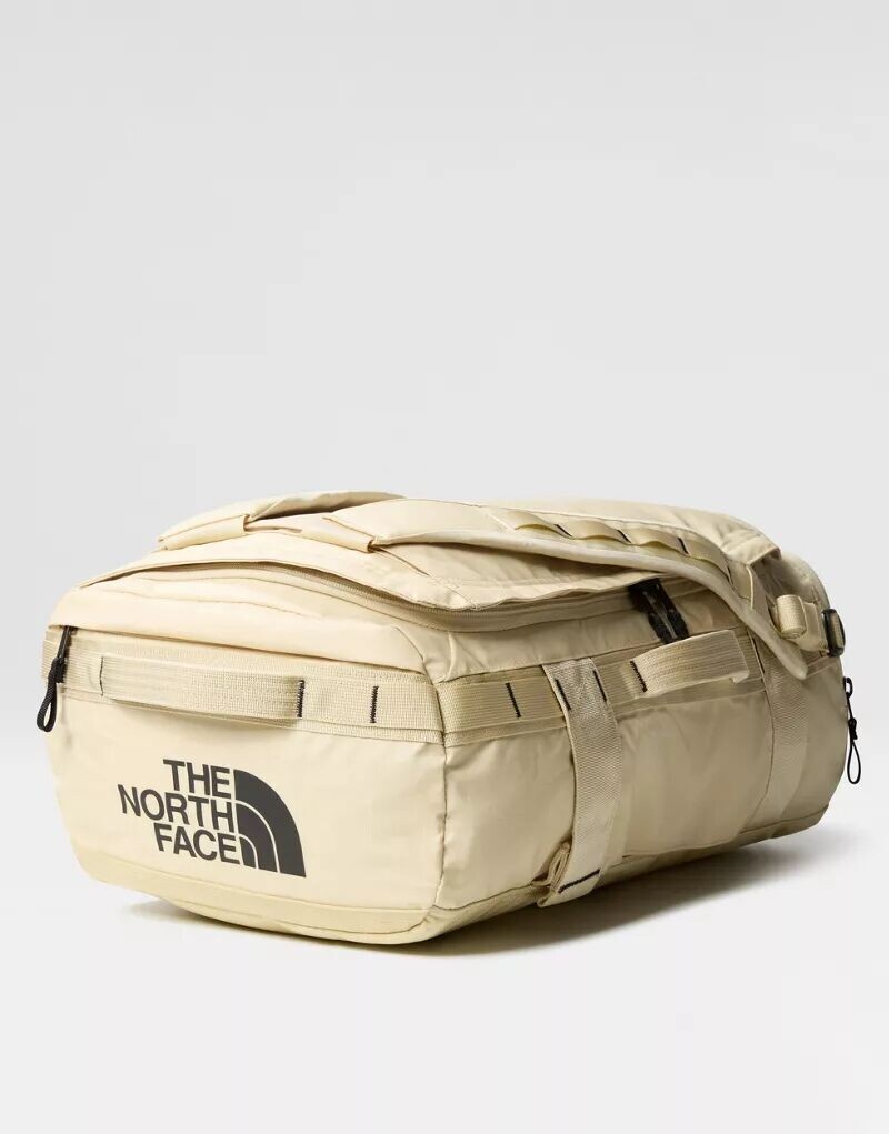 

Дорожная сумка The North Face Base Camp, цвет Gravel/TmF Black, 32 л