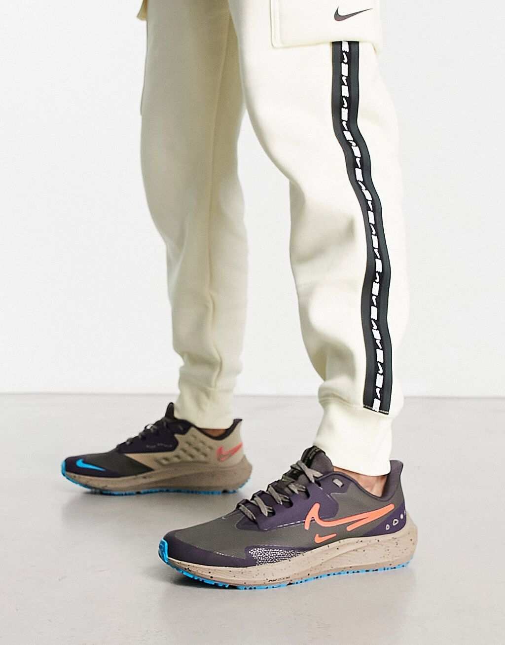 

Серые кроссовки Nike Running Air Zoom Pegasus 39 Shield, Серый
