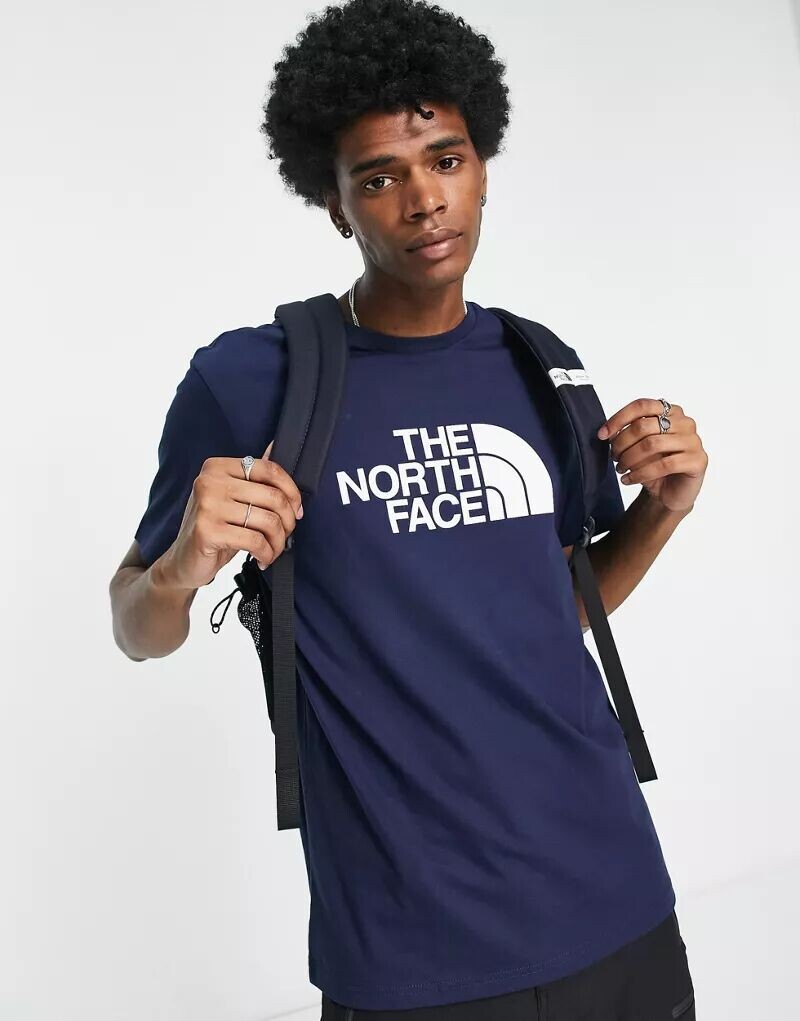 

Темно-синяя футболка с принтом на груди The North Face Easy