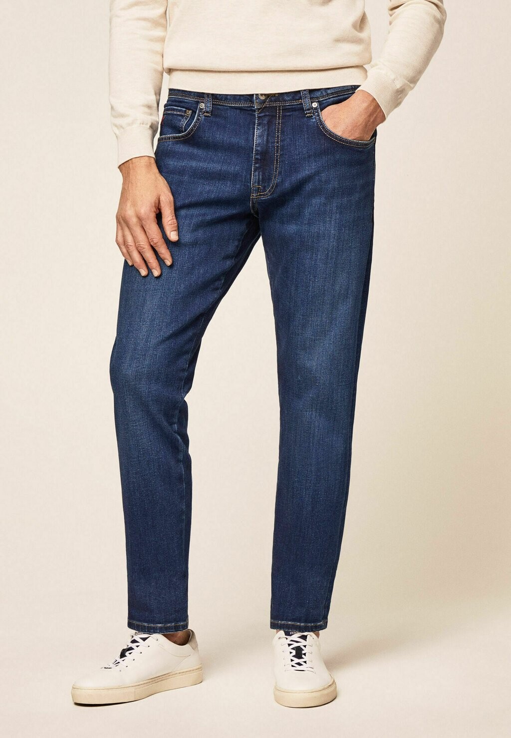 

Джинсы прямого кроя Hackett London