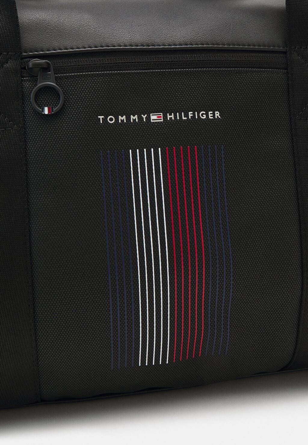 Сумка выходного дня Foundation Duffle Unisex Tommy Hilfiger, черная
