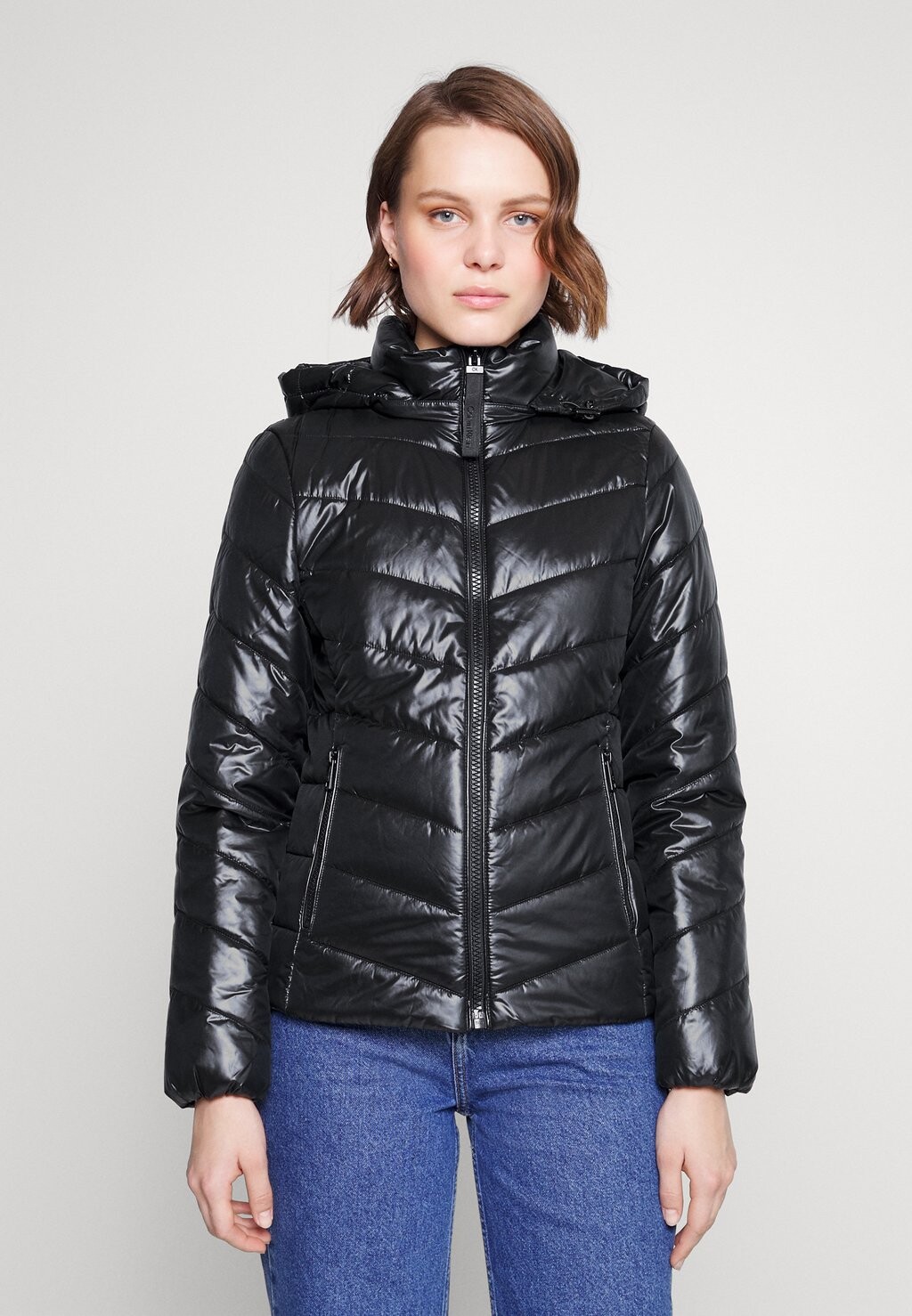 

Зимняя куртка Calvin Klein, черный