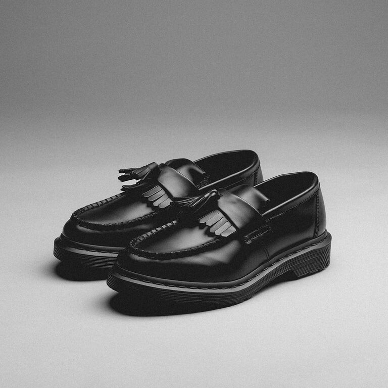 

Кроссовки Adrian Tassle Loafer *Mono* Dr. Martens, черный