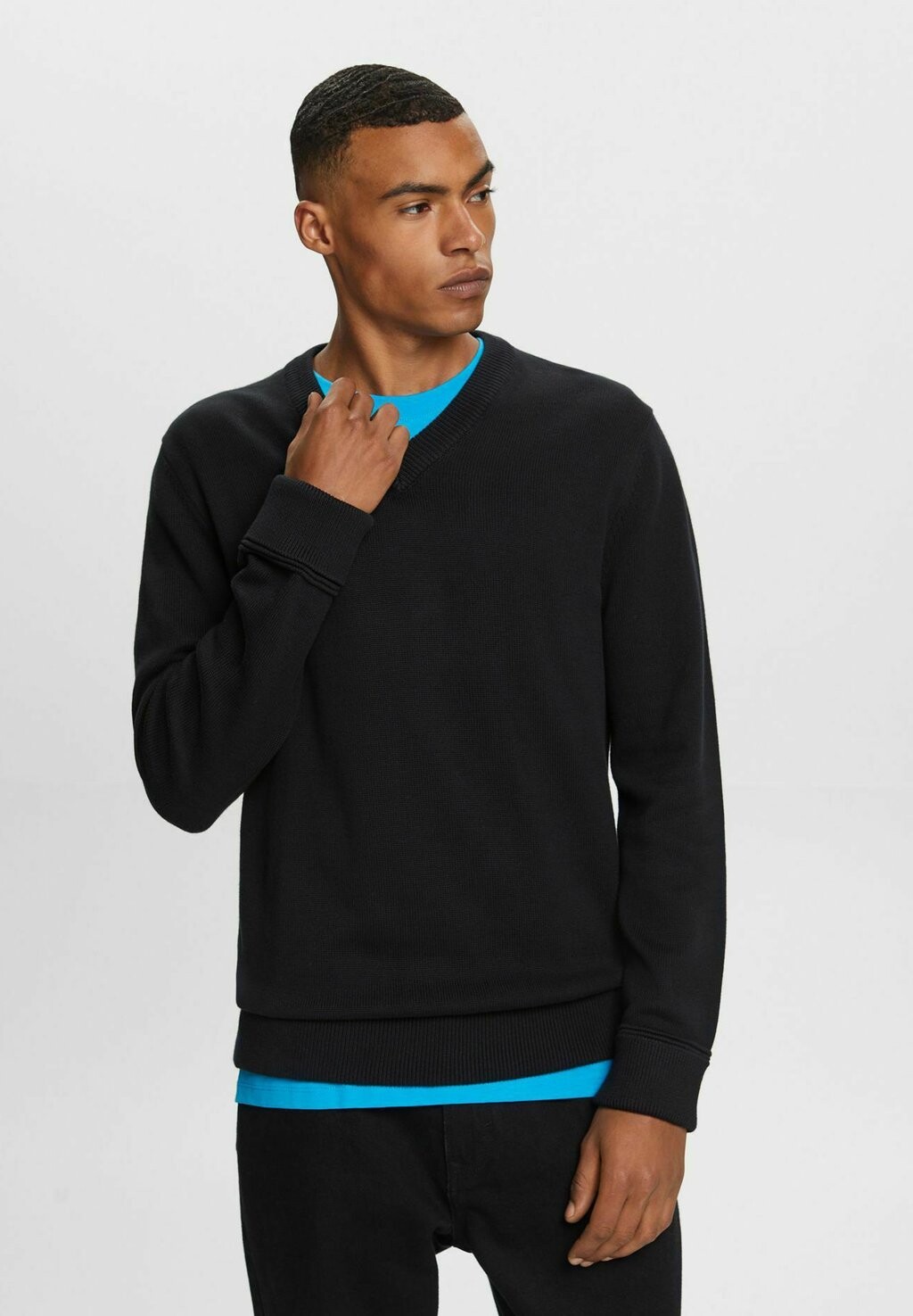 

Свитер Esprit, черный