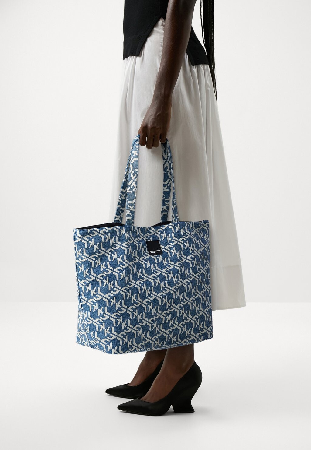 

Сумка TOTE Karl Lagerfeld Jeans, цвет light blue denim