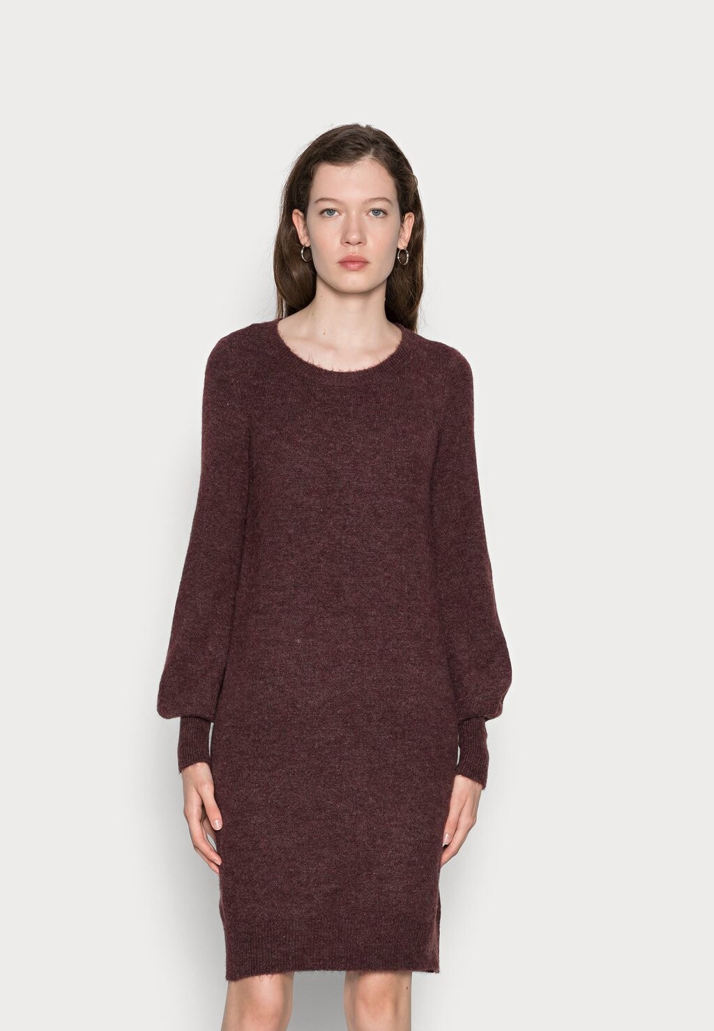 

Платье Vero Moda, цвет port royale melange