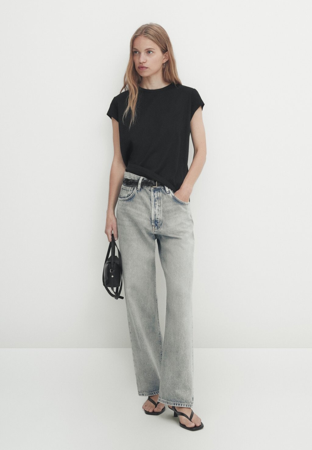 

Базовая футболка Massimo Dutti, черный