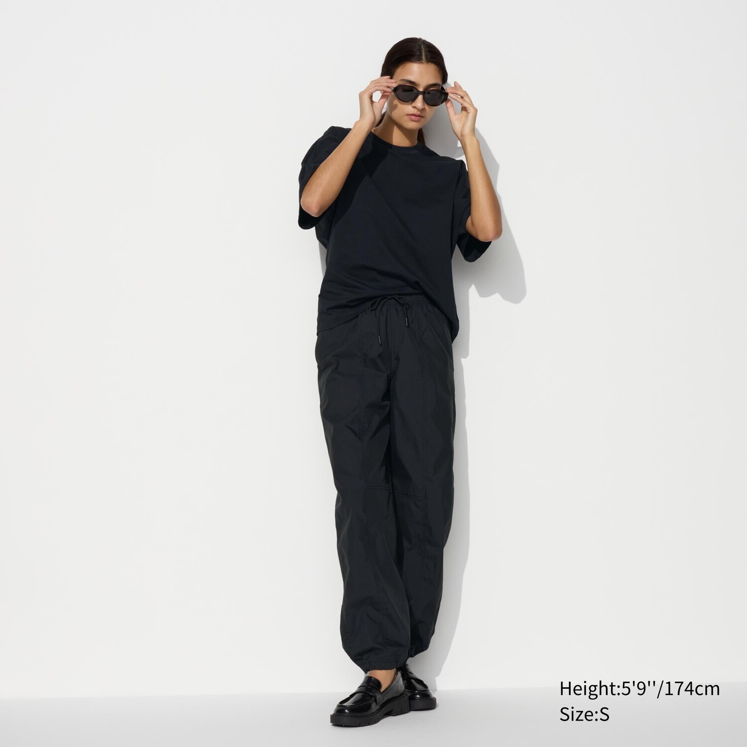 

Брюки-парашюты с завязкой на щиколотке UNIQLO, черный