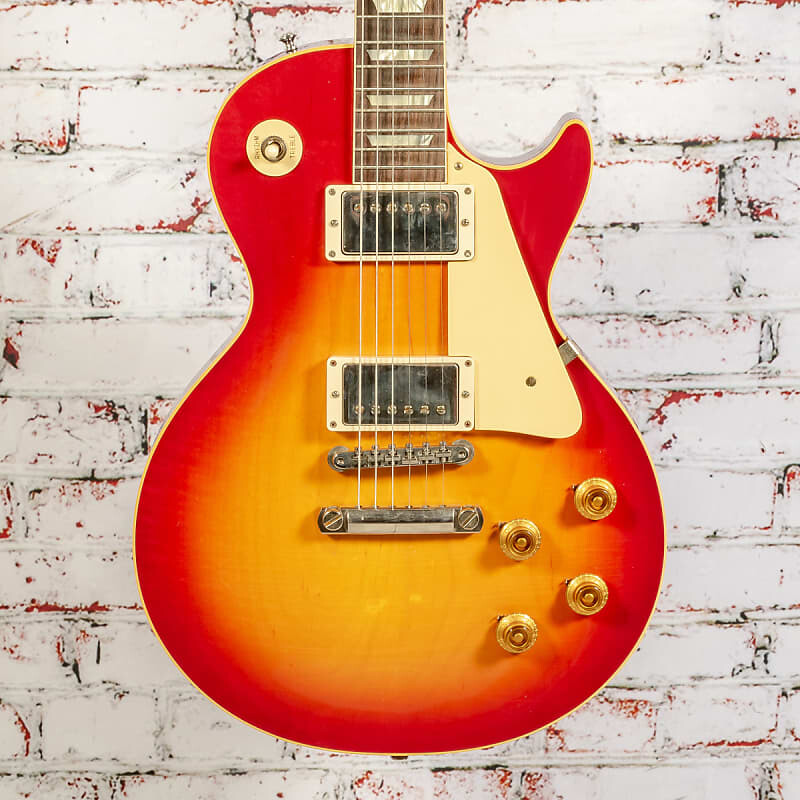 

Электрогитара Gibson - Custom Murphy Lab 1958 Les Paul Standard Reissue - Electric Guitar - Ultra Light Aged Washed Cherry Sunburst - w/ Brown/Pink Lifton Reissue 5-Latch Case - x1373