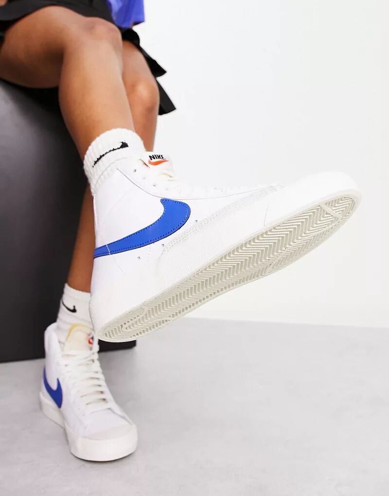 Бело-синие кроссовки Nike Blazer средней длины худи nike средней длины размер m черный