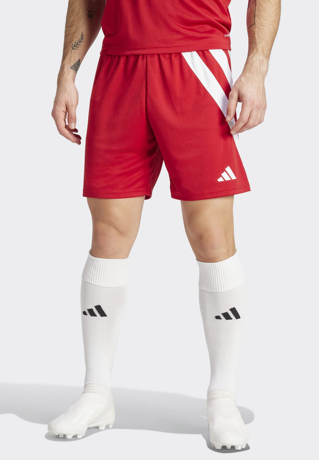 цена Спортивные шорты Fortore Adidas, цвет team power red white