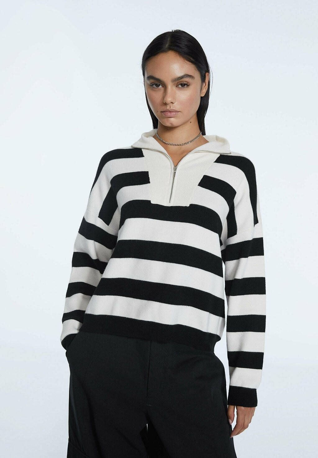 

Свитер Stradivarius
