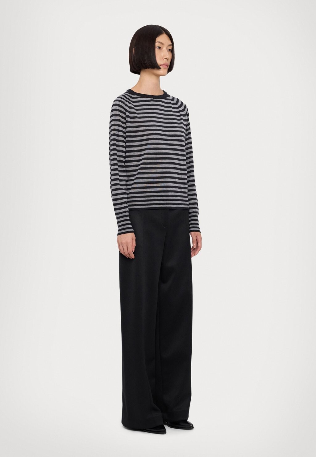 

Джемпер QUARRY Max Mara Leisure, серый