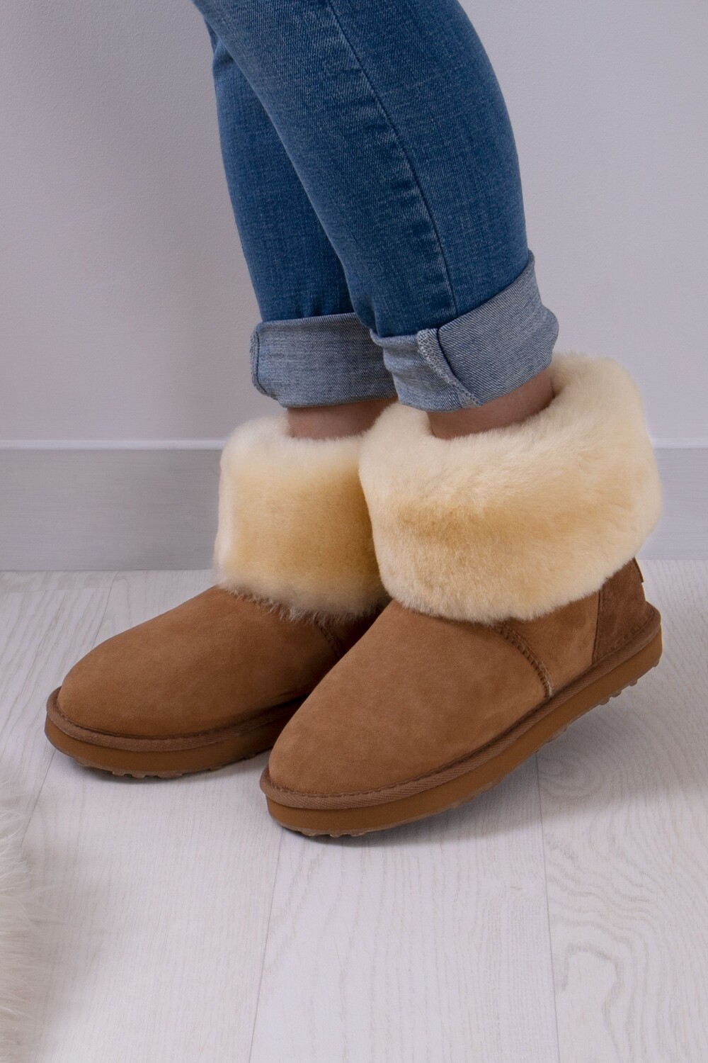 

Женские сапоги из овчины Корнуолл Just Sheepskin, коричневый