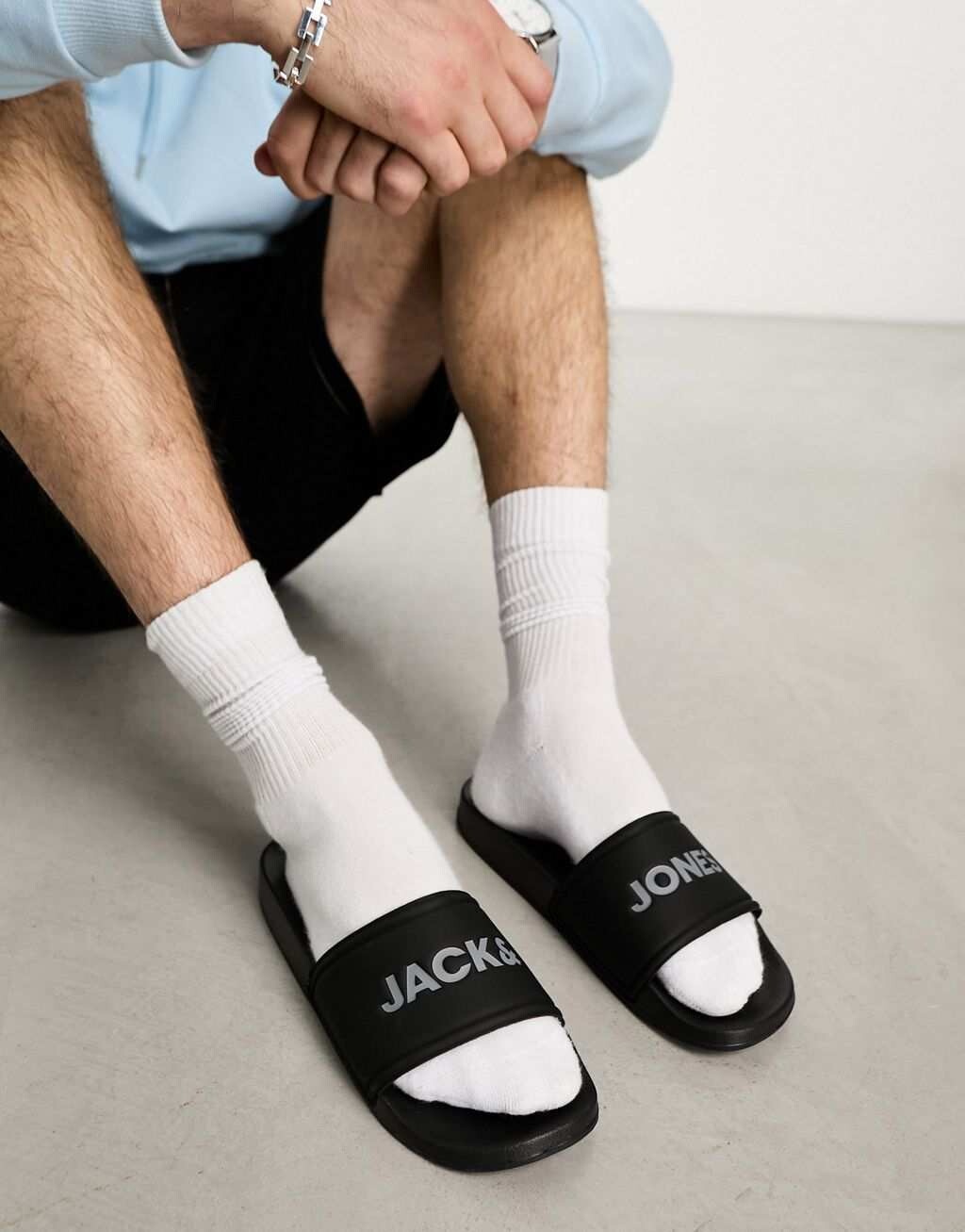 

Черные шлепанцы с логотипом Jack & Jones