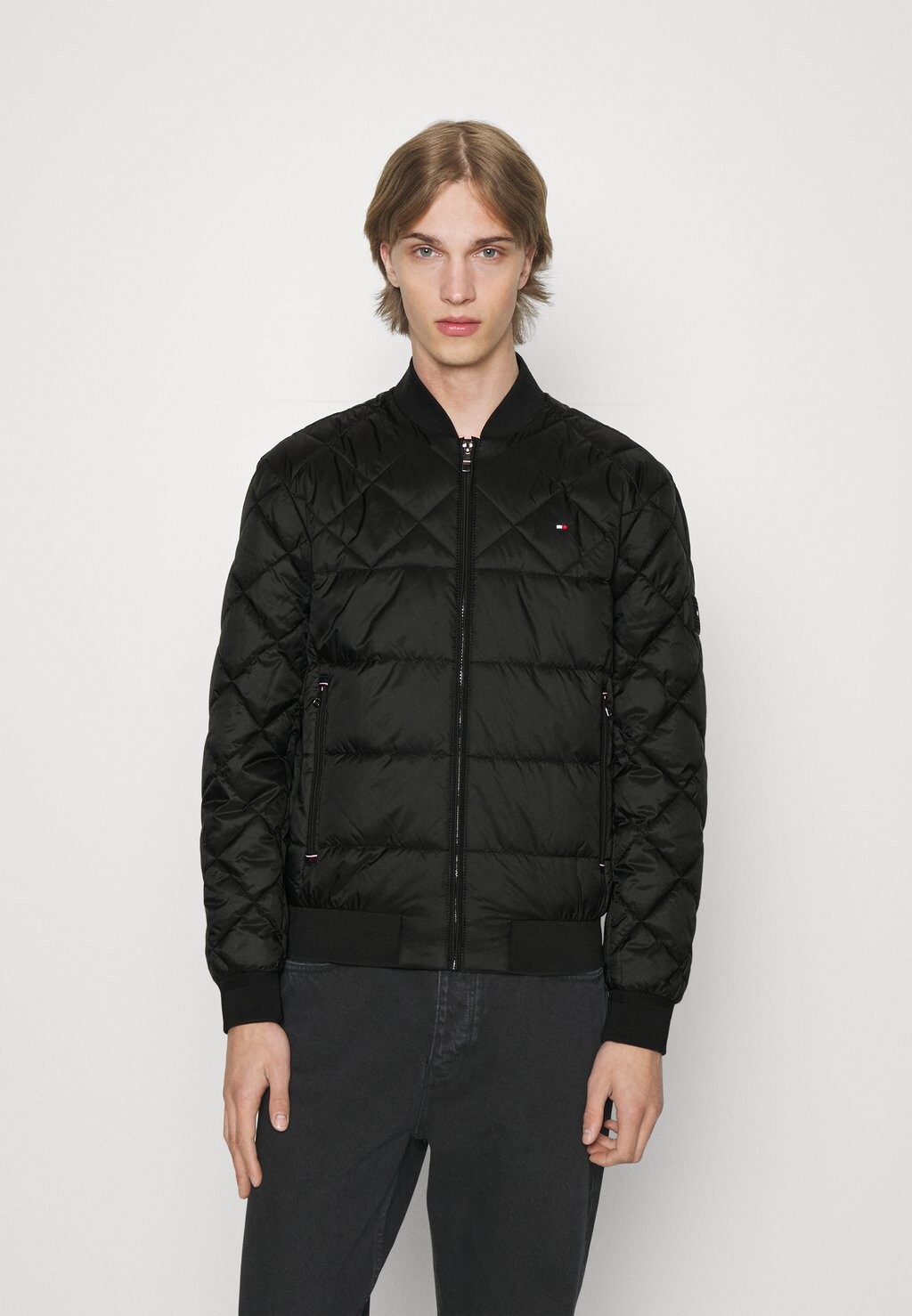 

Бомбер Tommy Hilfiger