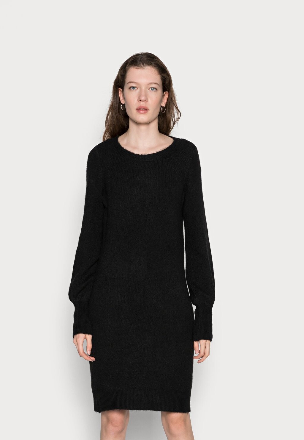 

Вязаное платье Vero Moda, черный