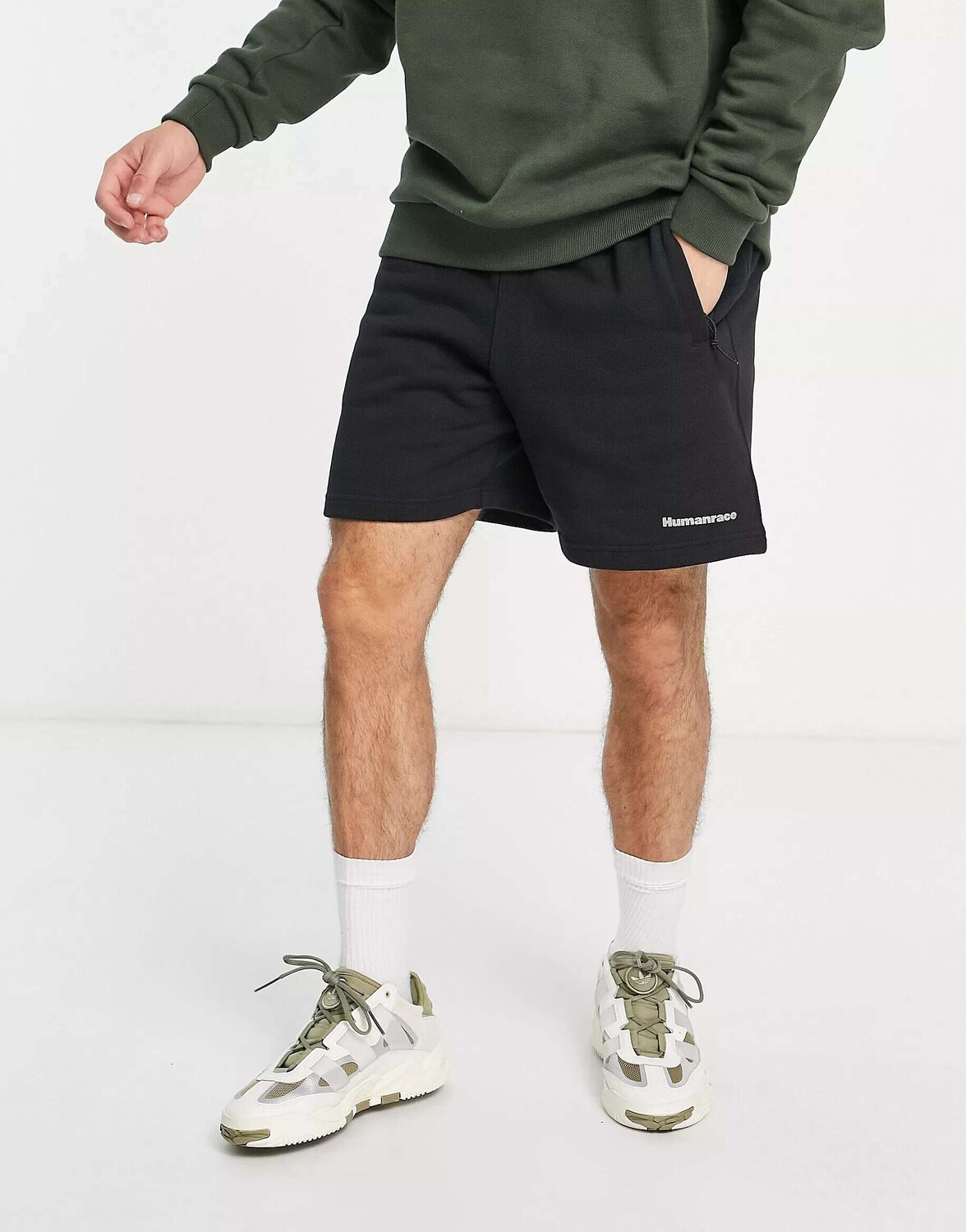 

Черные базовые шорты премиум-класса adidas Originals x Pharrell Williams