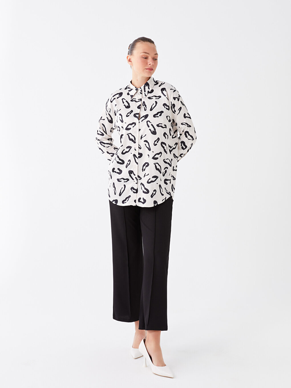 

Прямые женские брюки стандартного кроя с широкими штанинами LCW Modest, черный