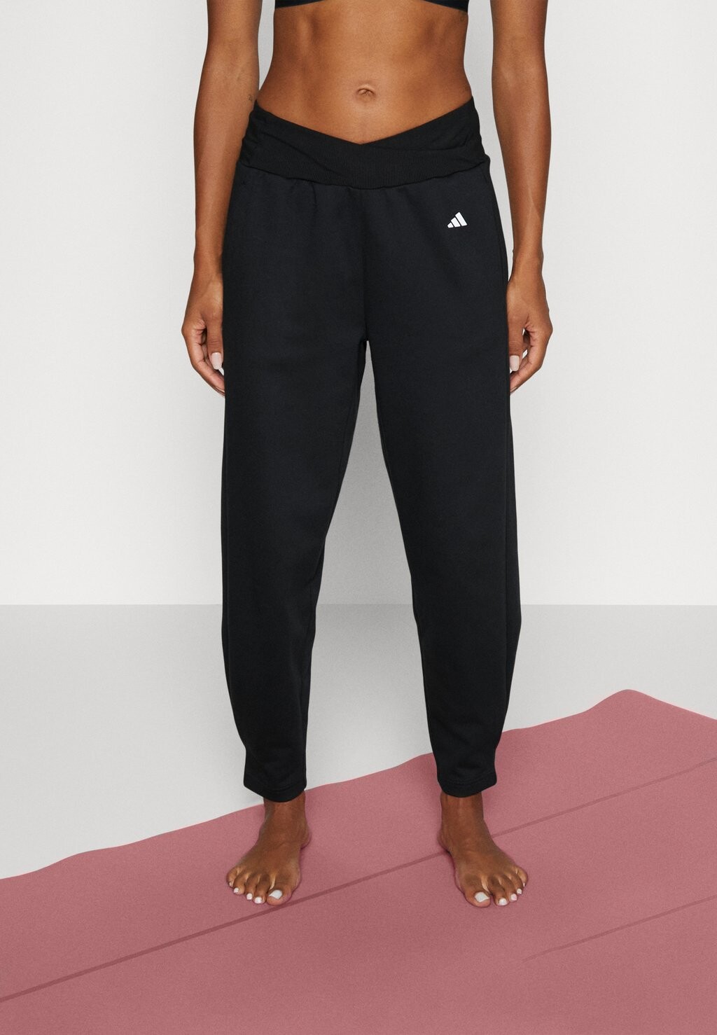 

Спортивные брюки Adidas, черный Verryttelyhousut, черный