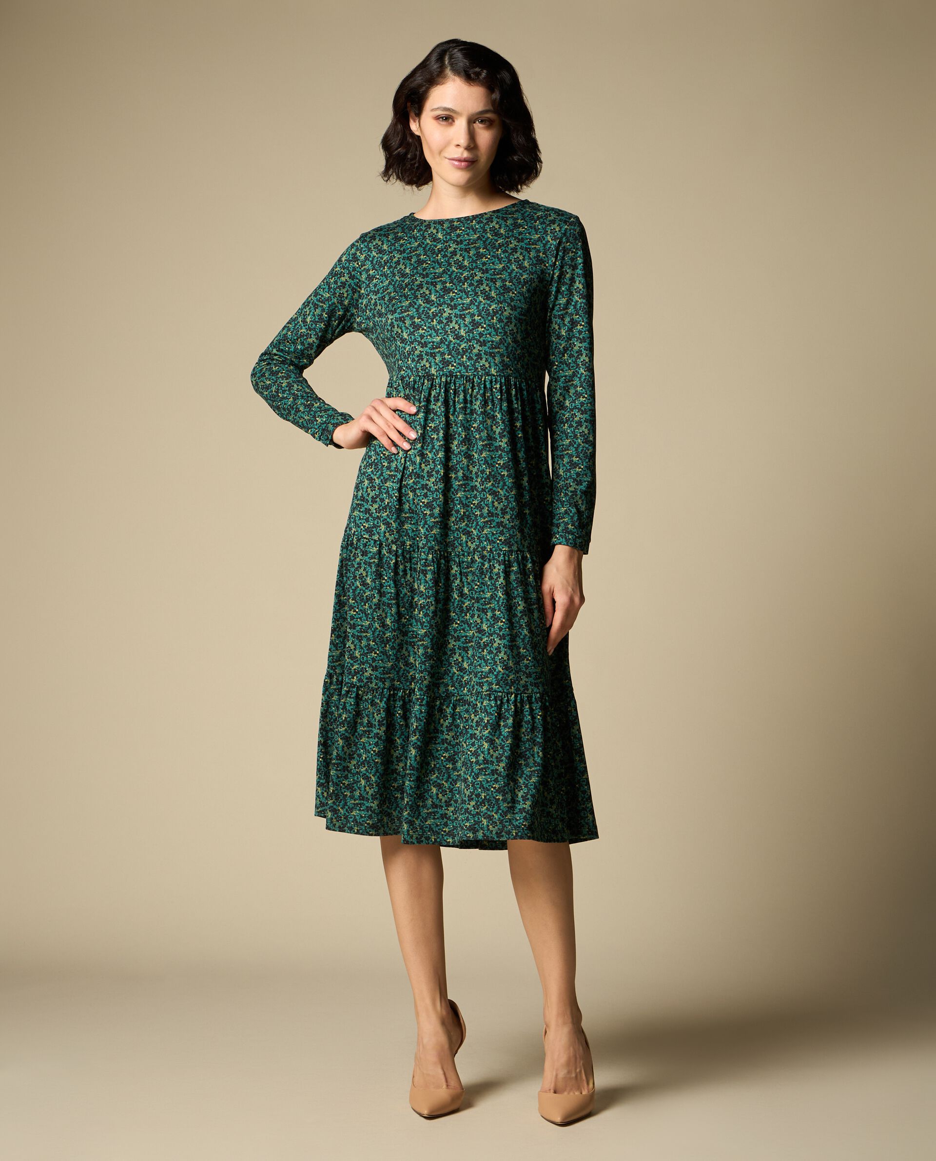 цена Женское трикотажное платье с воланами Iwie, зеленый