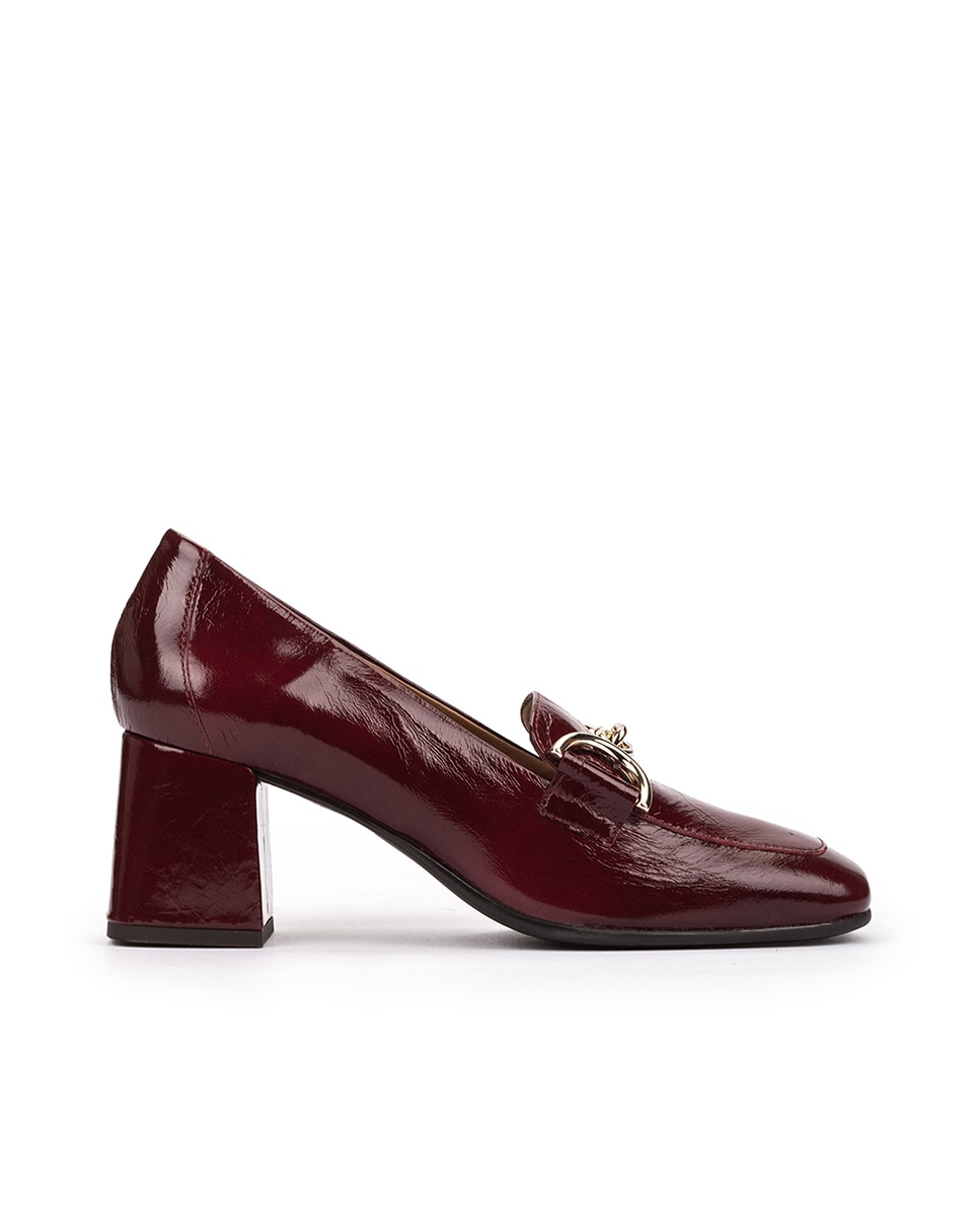 цена Женские лакированные туфли с декором из пряжки Pedro Miralles, бордо