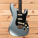 Электрогитара Fender Custom Shop Limited 1965 Dual-Mag Stratocaster Journeyman Relic - Aged Ice Blue Metallic-CZ571151 - фото