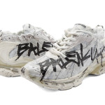 Кроссовки Balenciaga Graffiti Runner Sneaker - фото 4