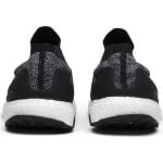 Кроссовки Adidas UltraBoost Laceless 'Black White', черный - фото 6