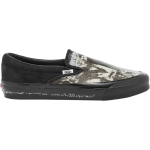 Кеды Vans Raised By Wolves x OG Classic Slip-On LX Black Wall, черный - фото