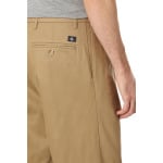 Брюки Dockers Classic Fit Signature Iron Free Khaki with Stain Defender - Pleated, цвет New British Khaki - фото 3