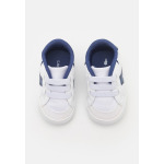 Подарок на рождение L004 CRIB UNISEX Lacoste, цвет white/blue - фото 4