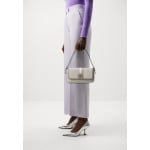 Сумка CAROL SHOULDER BAG DKNY, цвет natural multi - фото