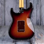 Электрогитара Fender American Professional II Stratocaster, 3-Color Sunburst - фото 3