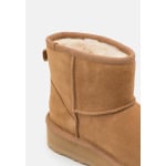 Зимние ботинки Classic Mini Platform Unisex UGG, цвет chestnut - фото 6