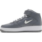 Кроссовки Nike Air Force 1 Mid Jewel QS 'NYC - Cool Grey', серый - фото 3