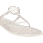 Сандалии Tory Burch Mini Miller Jelly Thong, цвет Clear - фото 3