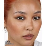 Перфекционирующий карандаш Halo Healthy Glow 4-в-1 Smashbox, цвет L20-O (level-two light with an olive undertone) - фото 10